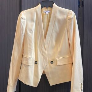 Color is sunshine and it is much prettier in person